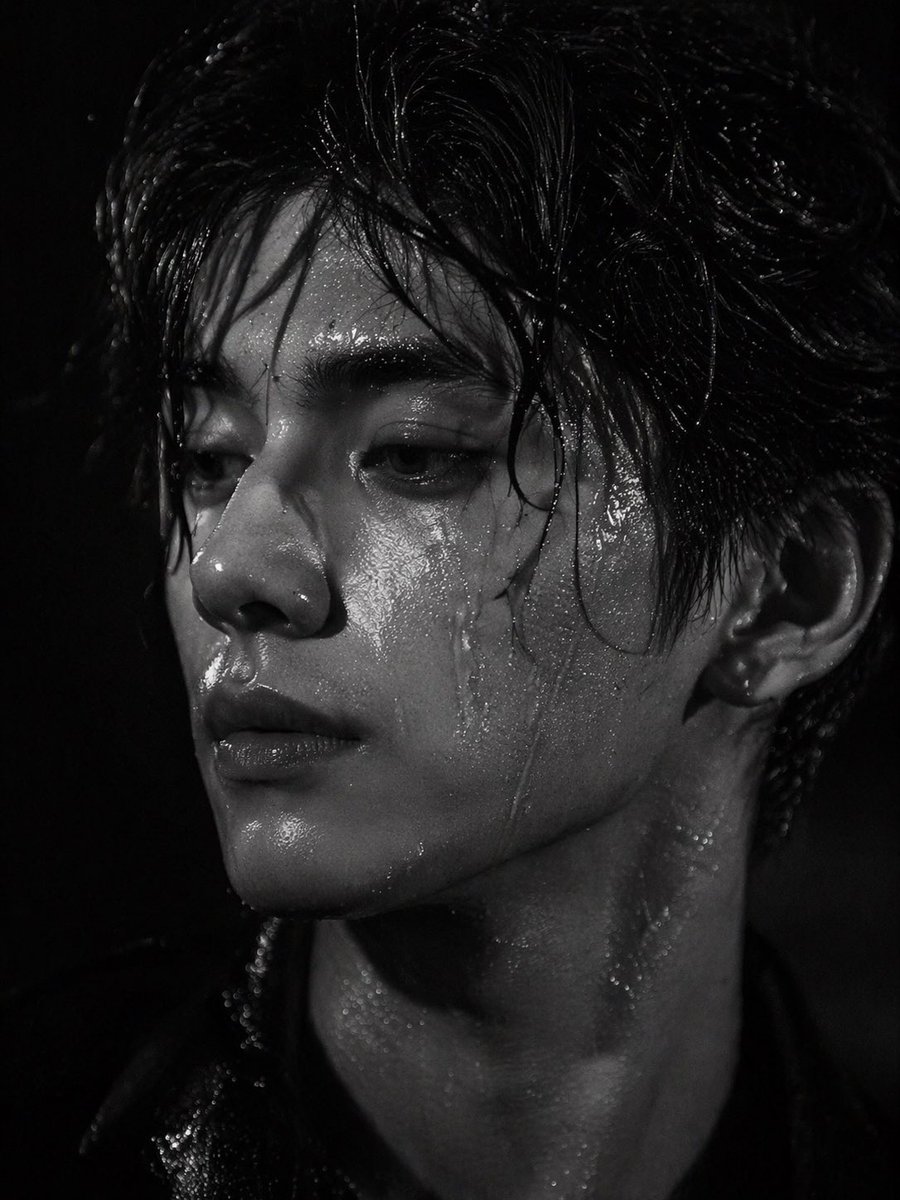 Profile / Avatar - Dramatic Wet Portrait Photography